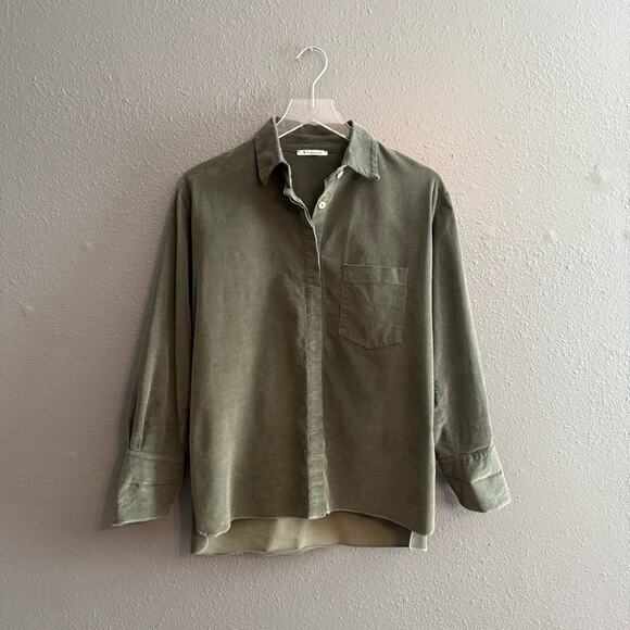 Trebarrabi Green Velvet Button Down W/ Asymmetrical Size M - Picture 1 of 7